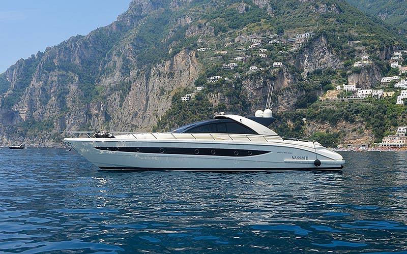 Luxury Yacht Charters on Capri Prenota online