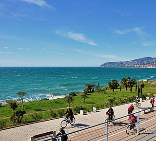 CYCLE PATH / COASTAL PARK Hotel